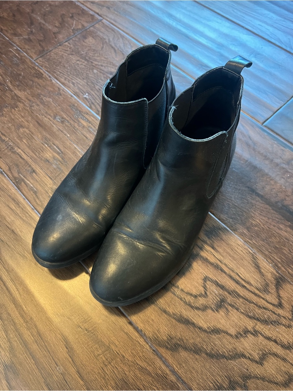 Ladies Aldo Black Chelsea Ankle Boots - Classic Slip-On Design